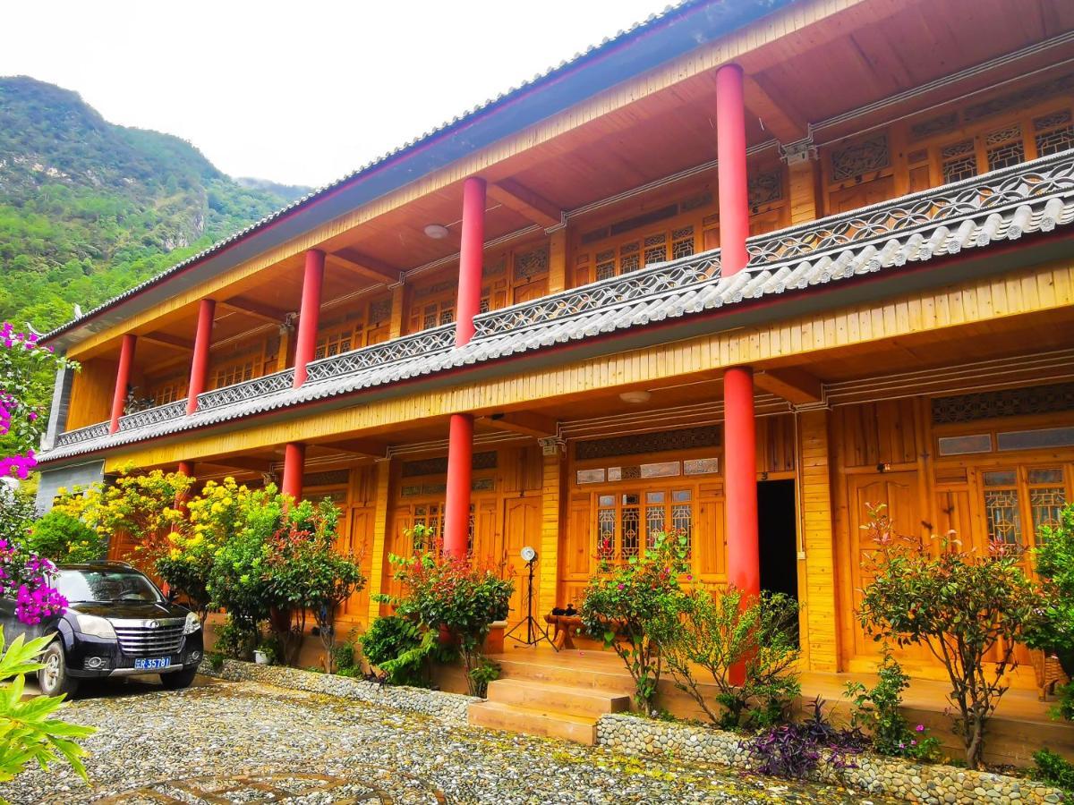 香格里拉虎跳峡茶马客栈公寓 外观 照片