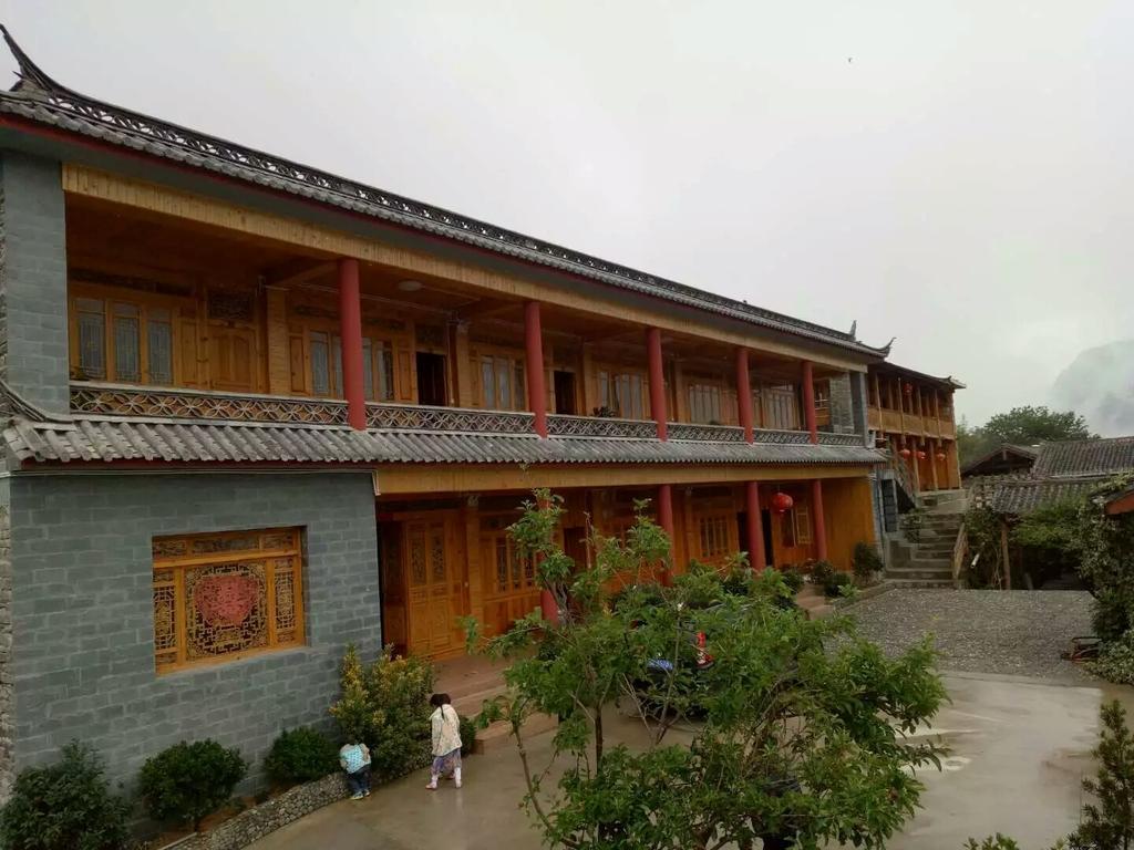 香格里拉虎跳峡茶马客栈公寓 外观 照片